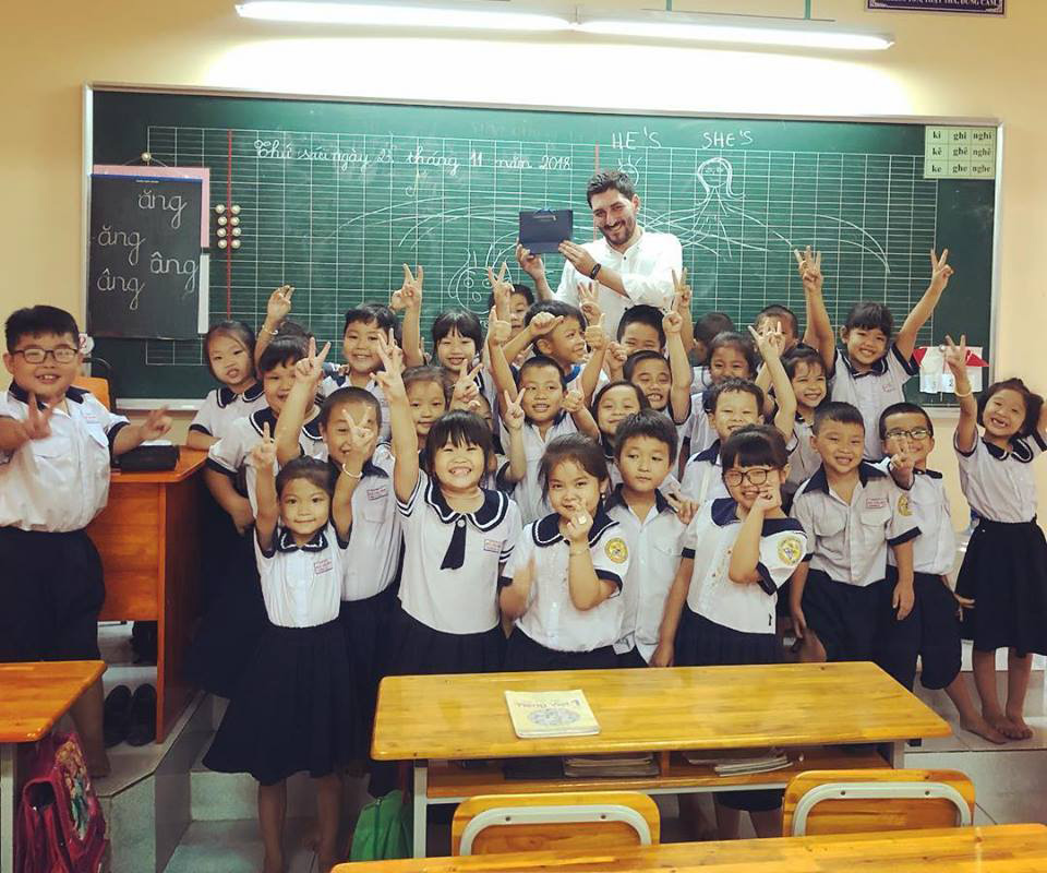 TEACHER DAY OF 1/9 BUI VAN MOI PRIMARY SCHOOL