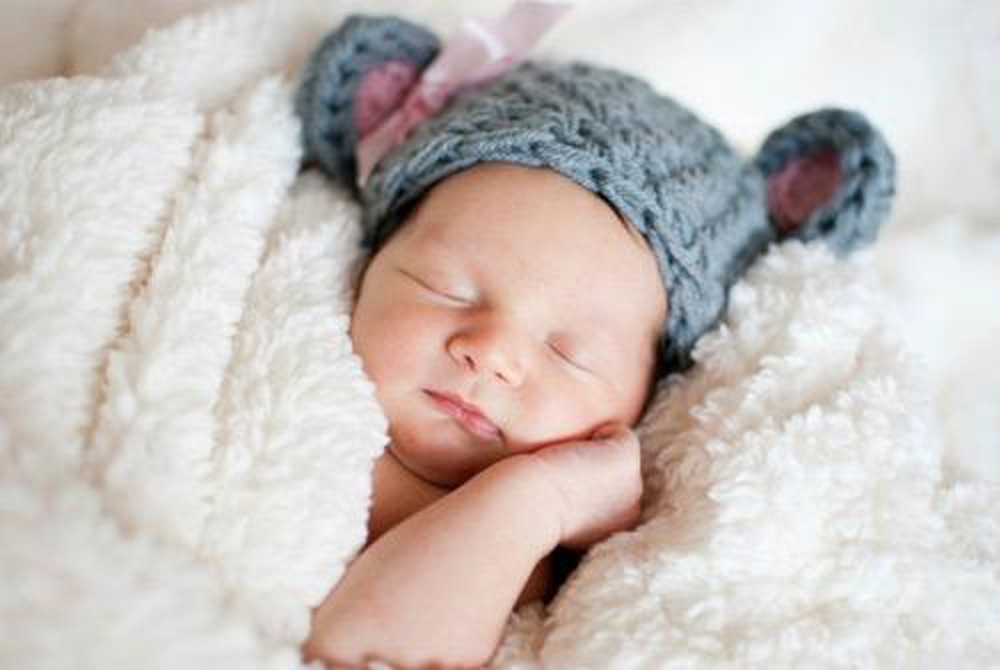 mặc đồ cho bé đi ngủ mùa đông